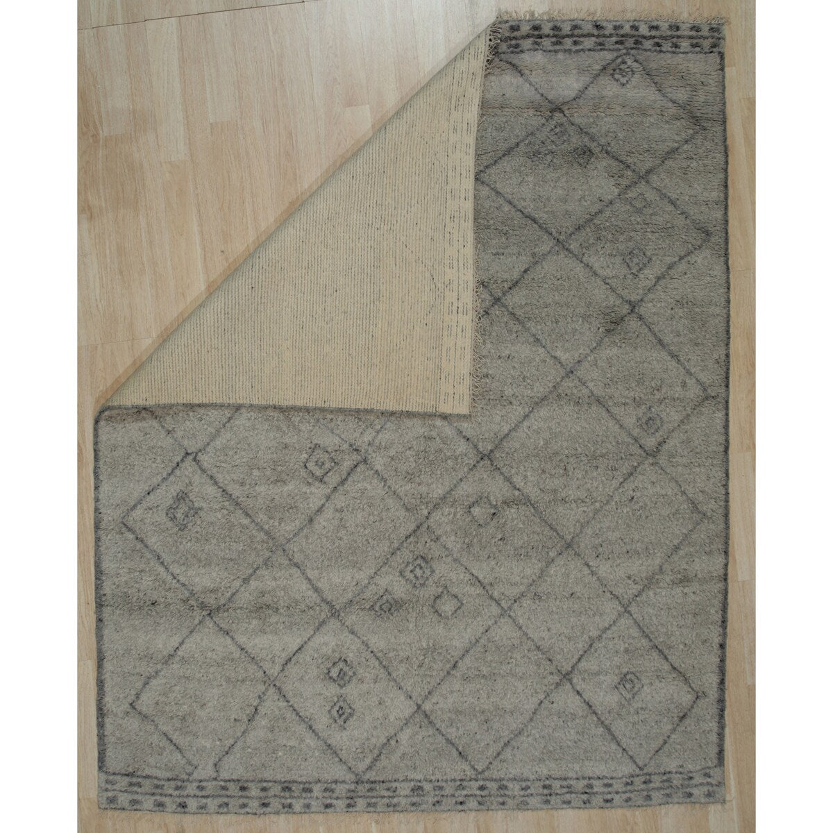 Gray Traditional Geometric Modern Moroccan Area Rug - Elegant and Timeless Design