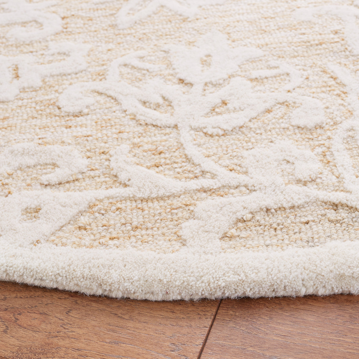 Martha Stewart by SAFAVIEH Handmade Eibhlis Wool Rug