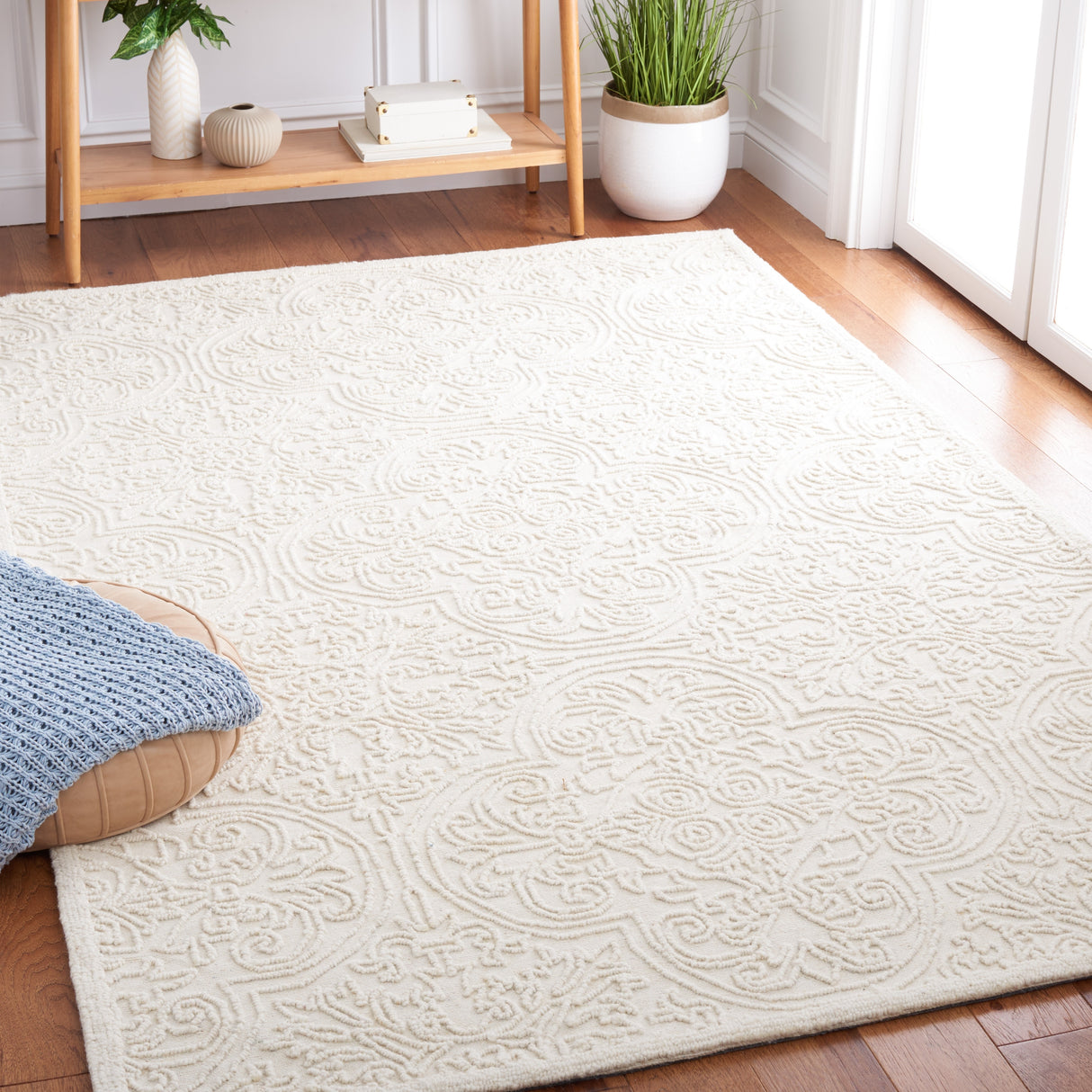 Martha Stewart by SAFAVIEH Handmade Leopolda Wool Rug