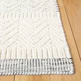 Martha Stewart by SAFAVIEH Handmade Riga Wool Rug