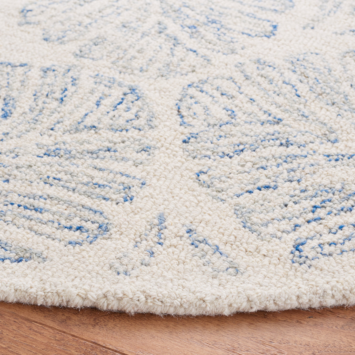 Martha Stewart by SAFAVIEH Handmade Samuela Wool Rug