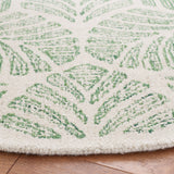 Martha Stewart by SAFAVIEH Handmade Samuela Wool Rug