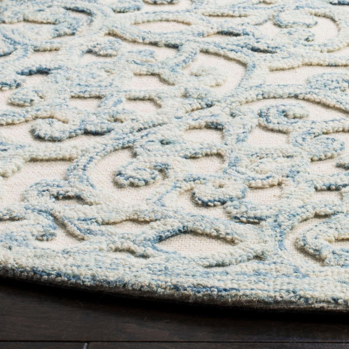 Martha Stewart by SAFAVIEH Handmade Siegharda Wool Rug