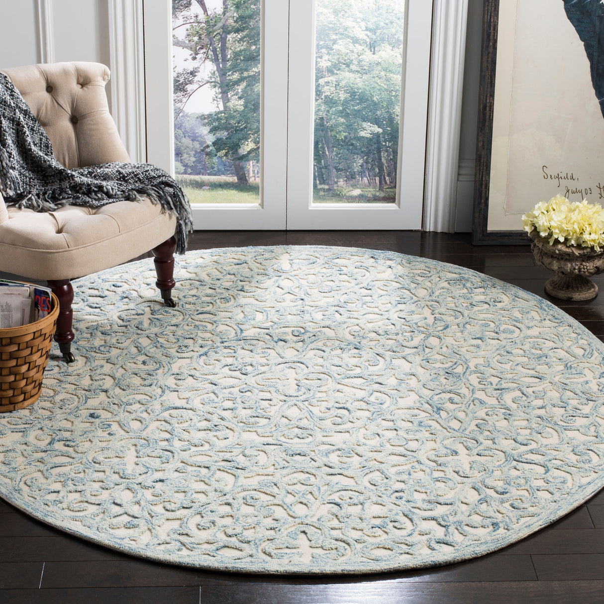 Martha Stewart by SAFAVIEH Handmade Siegharda Wool Rug