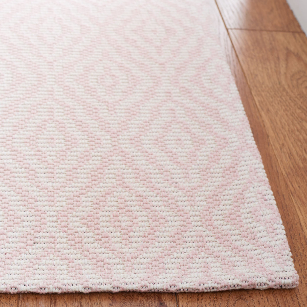 Martha Stewart by SAFAVIEH Oddny Trellis Cotton Rug