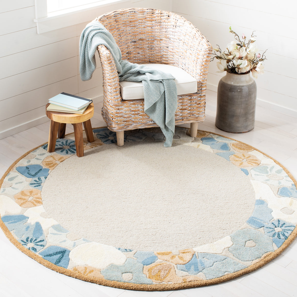 Martha Stewart by SAFAVIEH Poppy Border Wool/ Viscose Rug