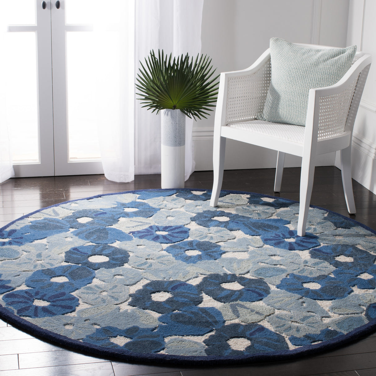 Martha Stewart by SAFAVIEH Poppy Field Wool/ Viscose Rug