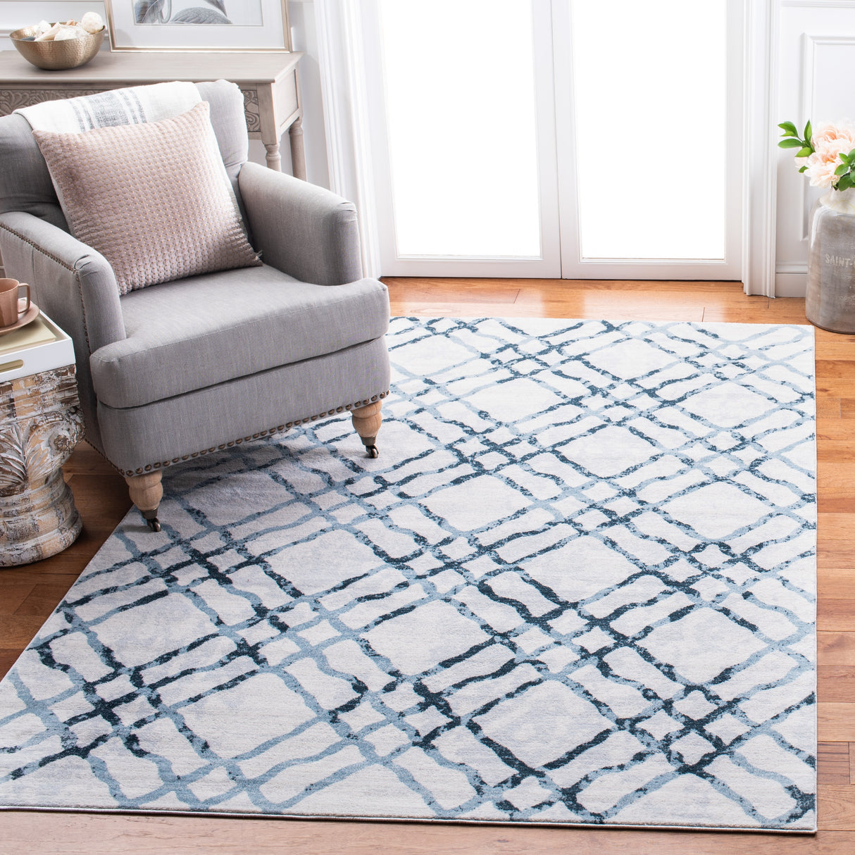 Martha Stewart by SAFAVIEH Saniye Trellis Distressed Rug