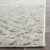 SAFAVIEH Adirondack Hildegard Chevron Distressed Rug