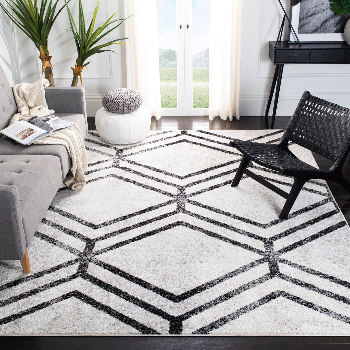 SAFAVIEH Adirondack Olsa Geometric Distressed Rug