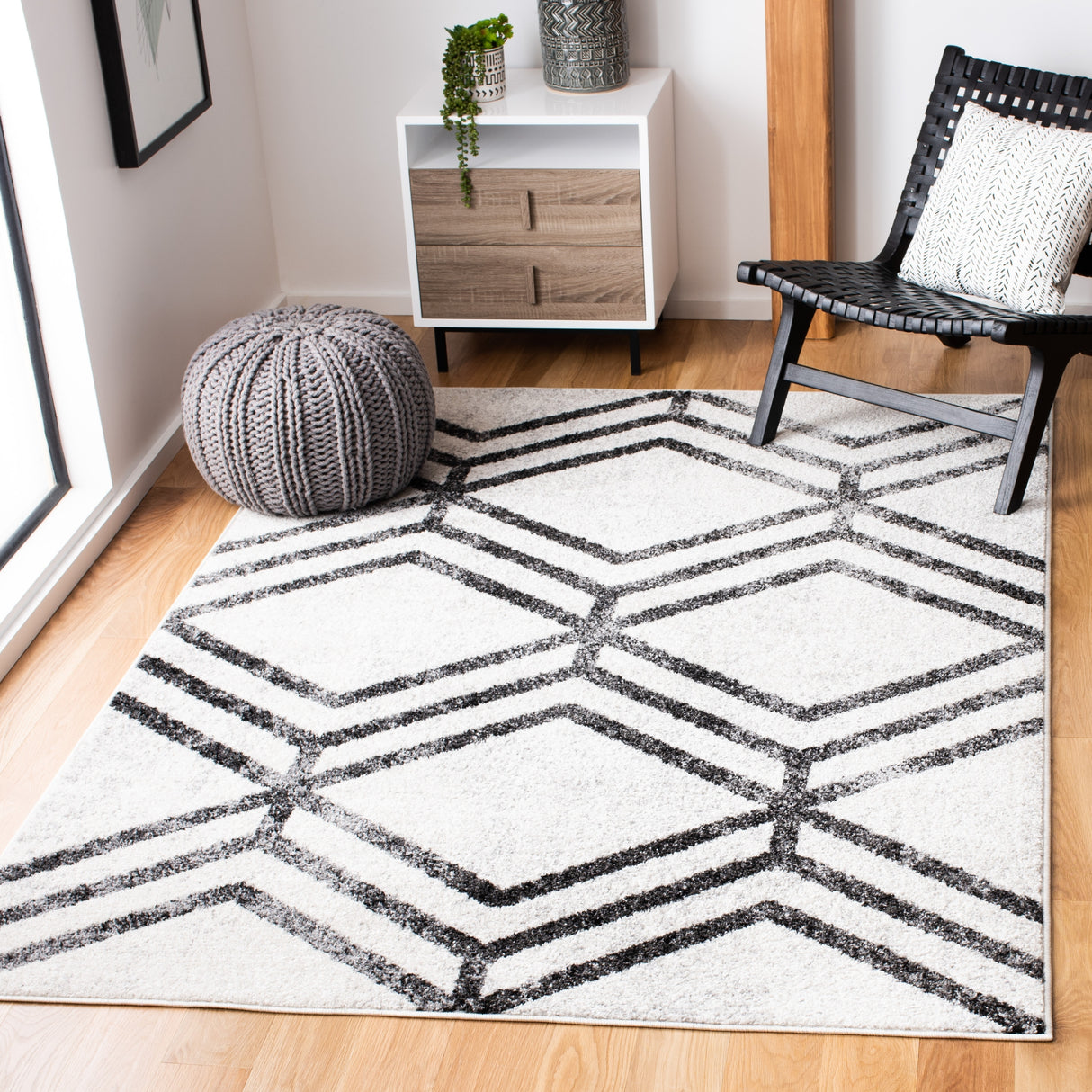 SAFAVIEH Adirondack Olsa Geometric Distressed Rug