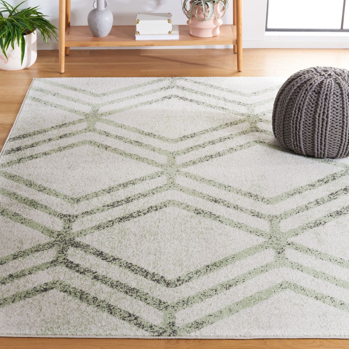 SAFAVIEH Adirondack Olsa Geometric Distressed Rug