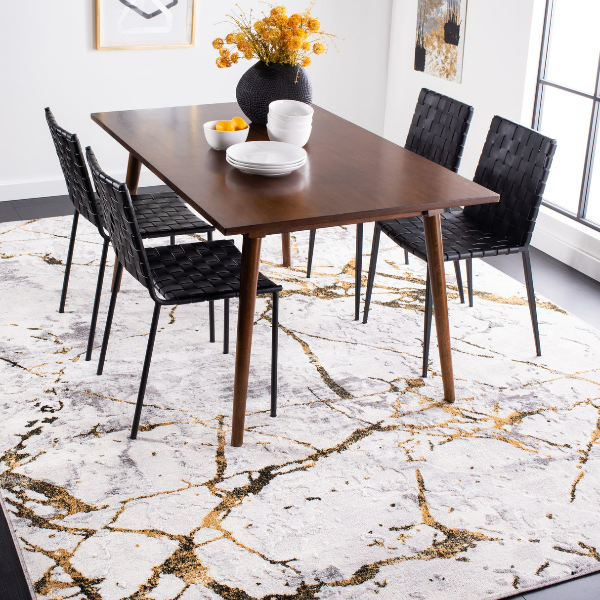 SAFAVIEH Amelia Alli Modern Abstract Distressed Rug