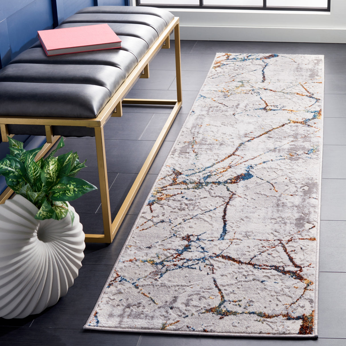 SAFAVIEH Amelia Alli Modern Abstract Distressed Rug