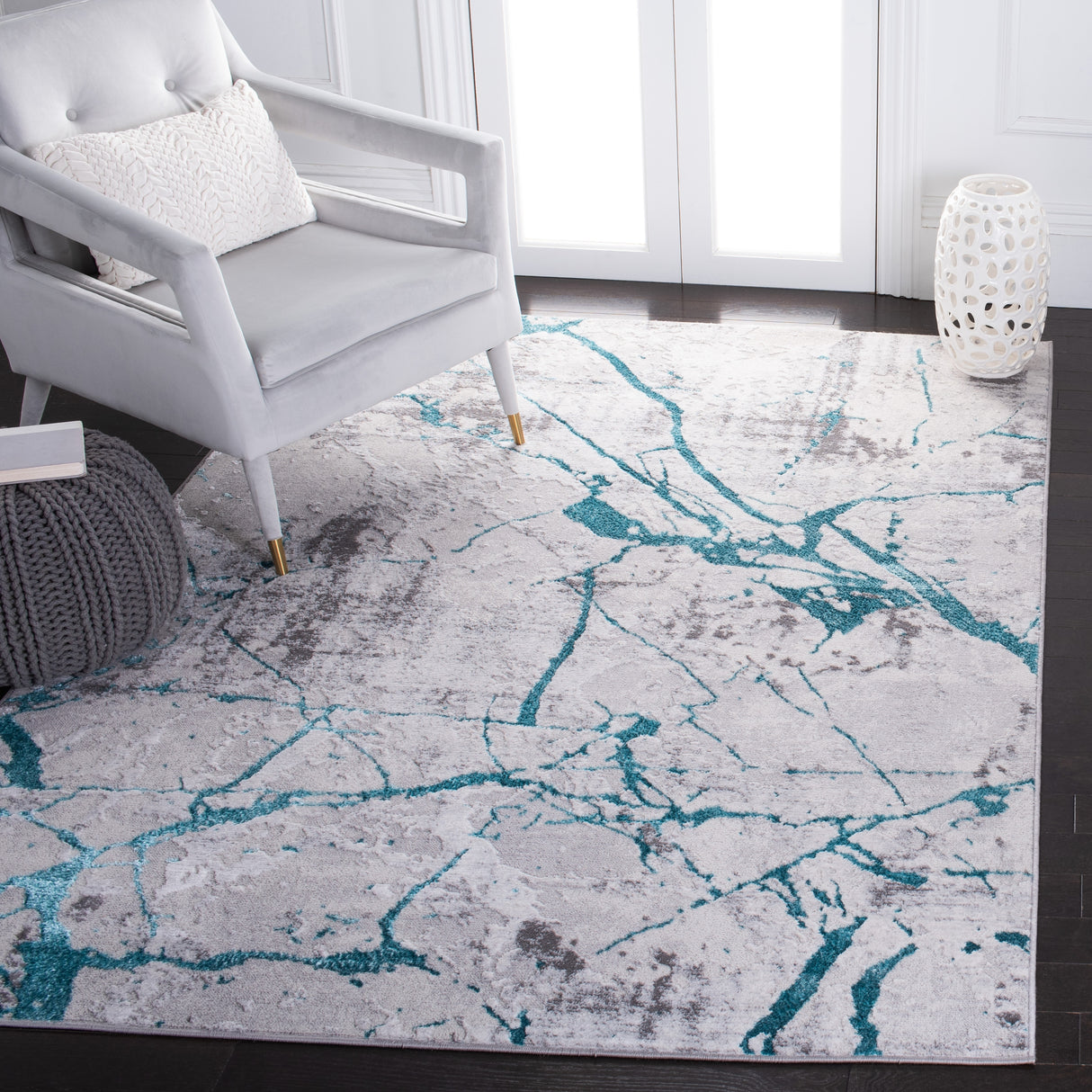 SAFAVIEH Amelia Alli Modern Abstract Distressed Rug