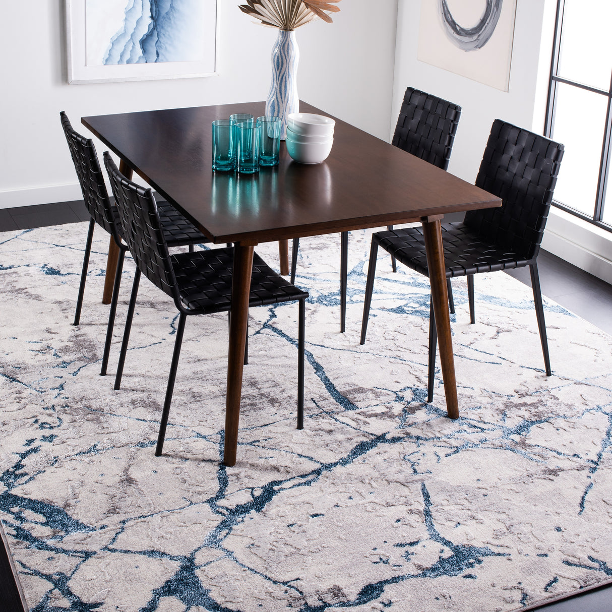 SAFAVIEH Amelia Alli Modern Abstract Distressed Rug