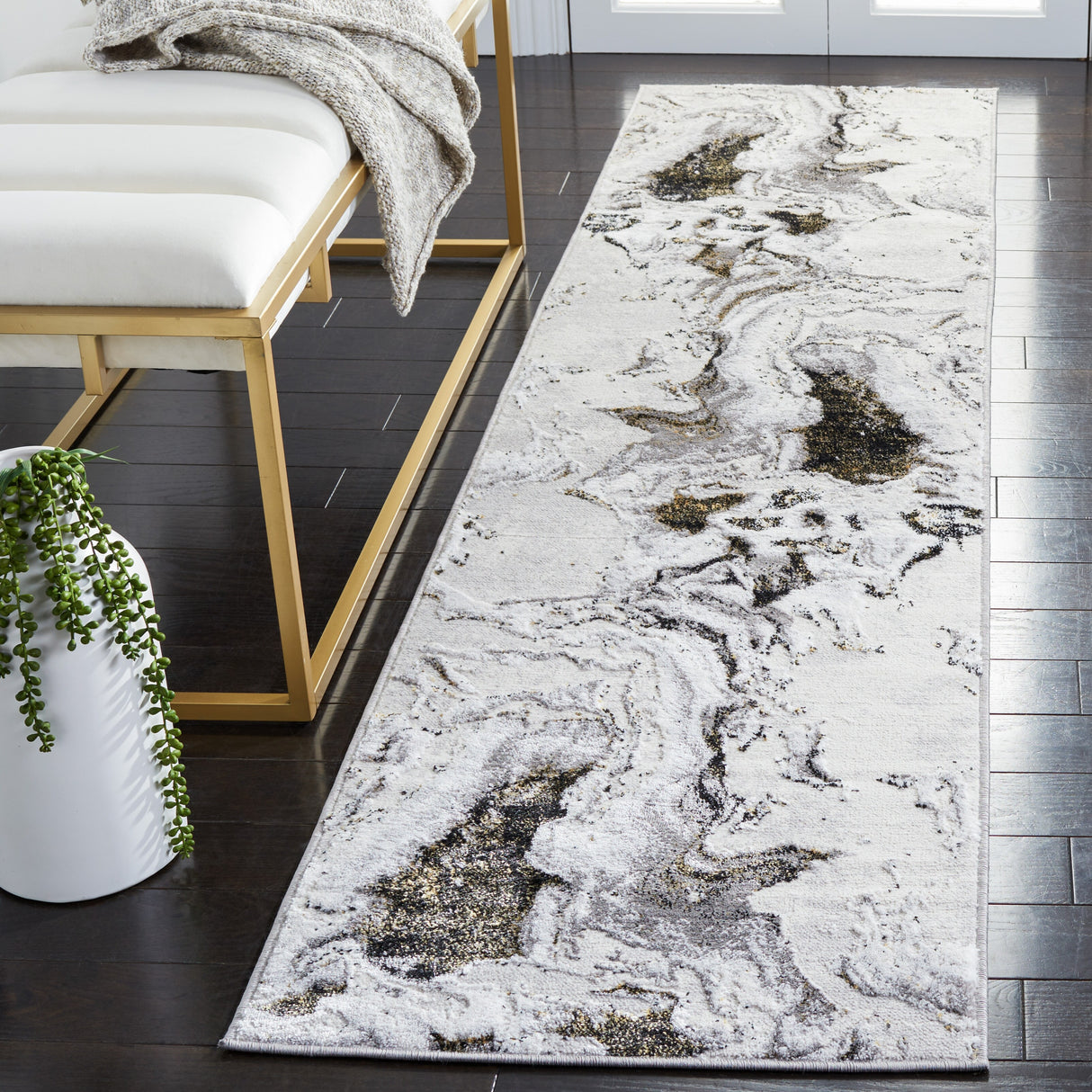 SAFAVIEH Amelia Berendina Modern Abstract Rug