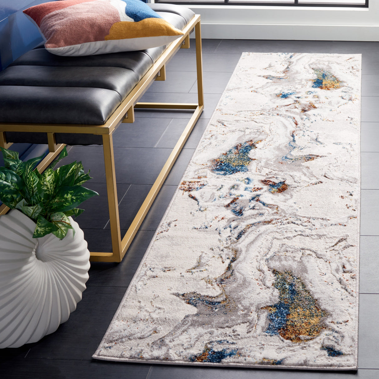 SAFAVIEH Amelia Berendina Modern Abstract Rug