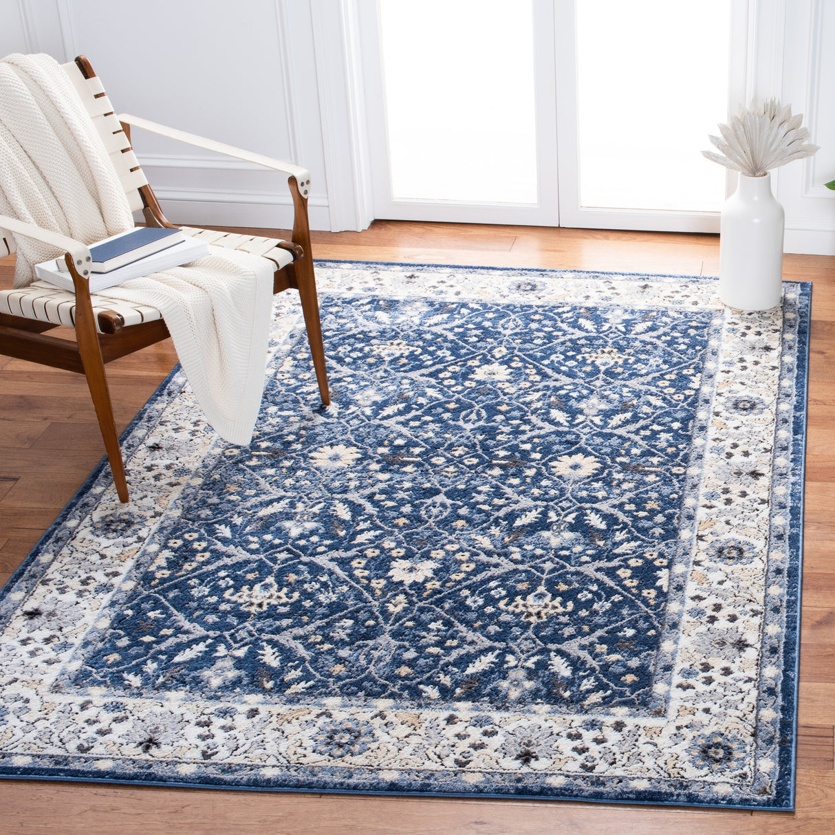 SAFAVIEH Amelia Betli Oriental Rug