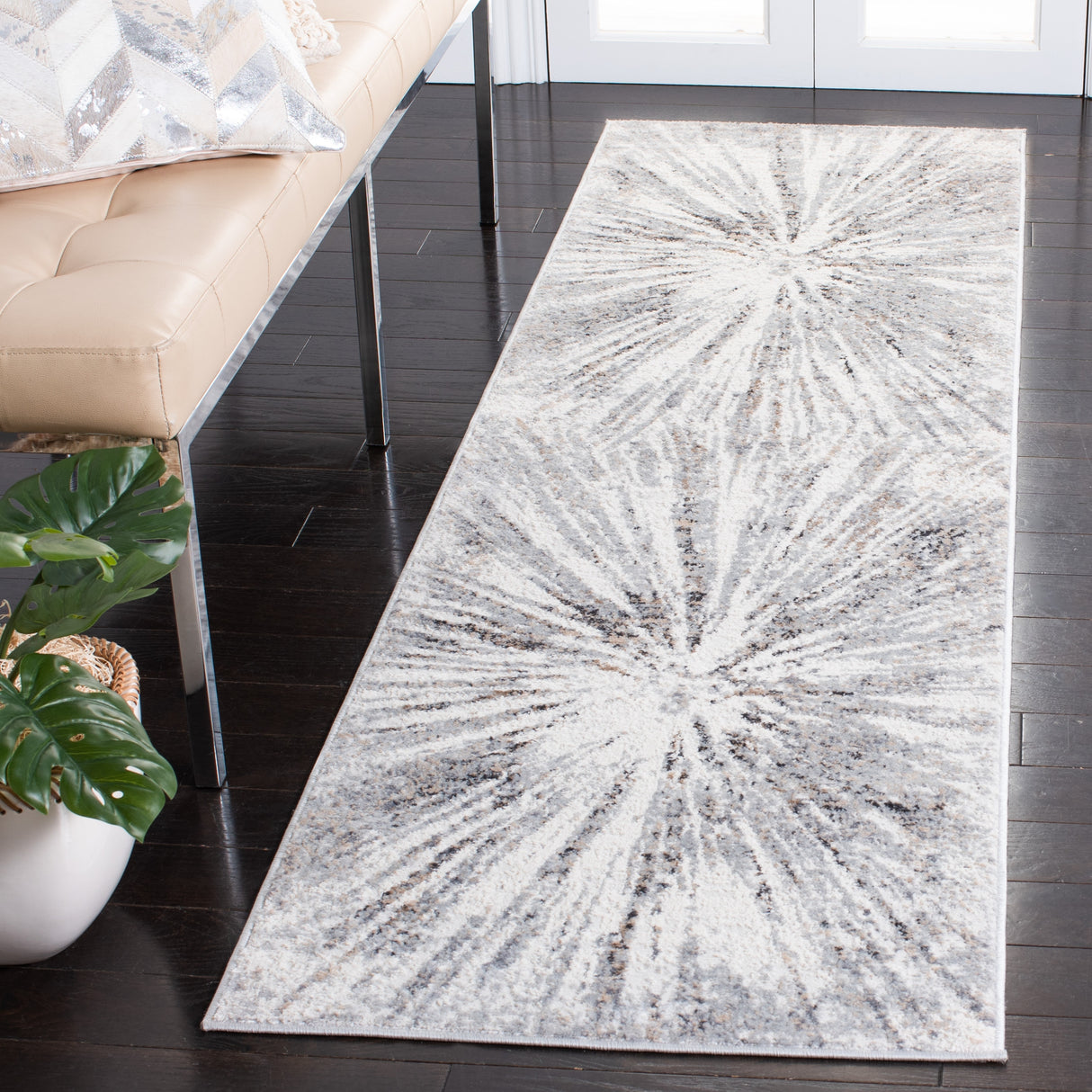 SAFAVIEH Amelia Dellene Abstract Burst Rug