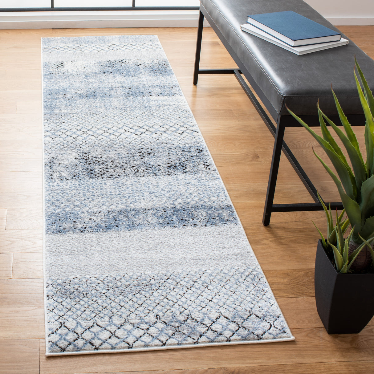 SAFAVIEH Amelia Dhian Modern Moroccan Distressed Rug