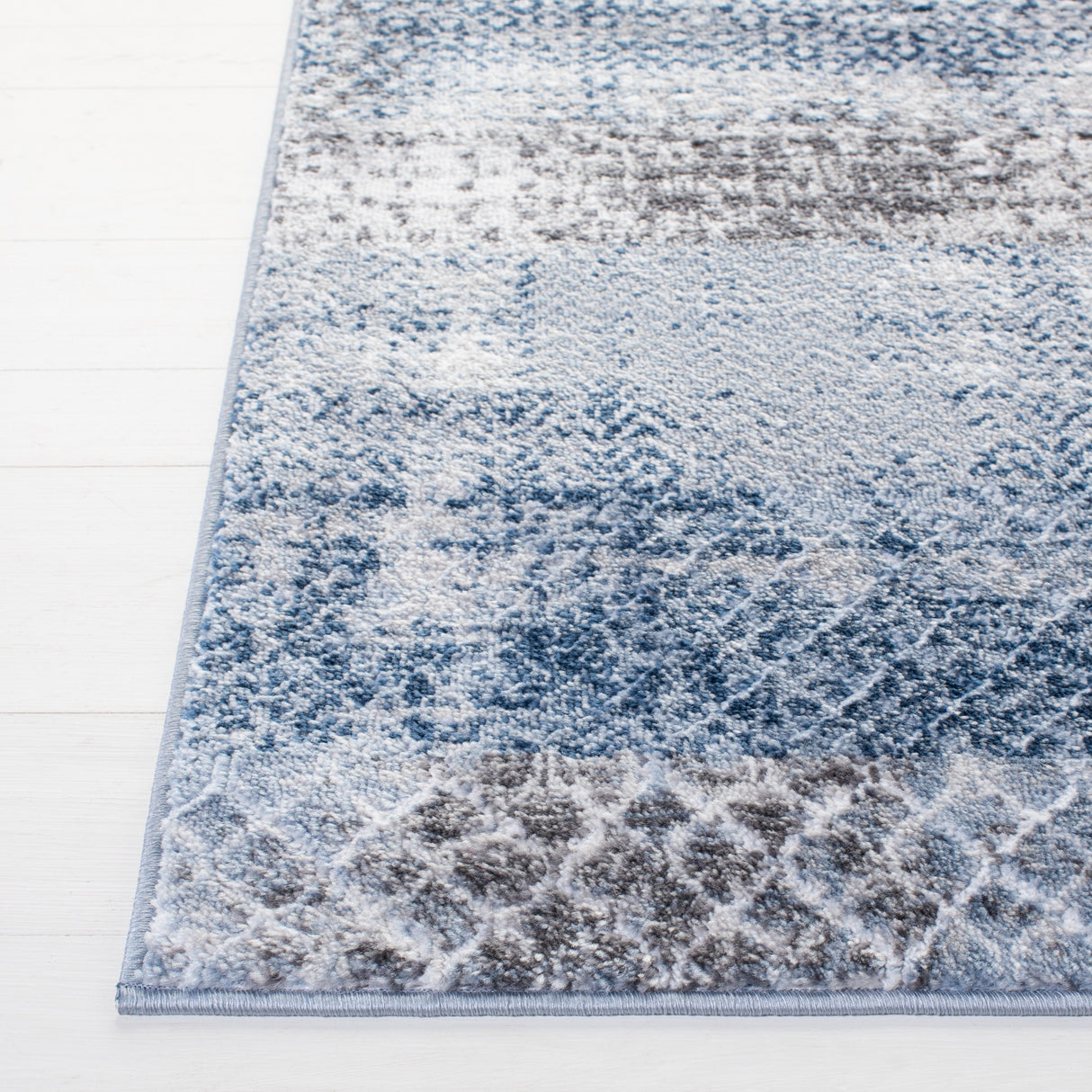 SAFAVIEH Amelia Dhian Modern Moroccan Distressed Rug