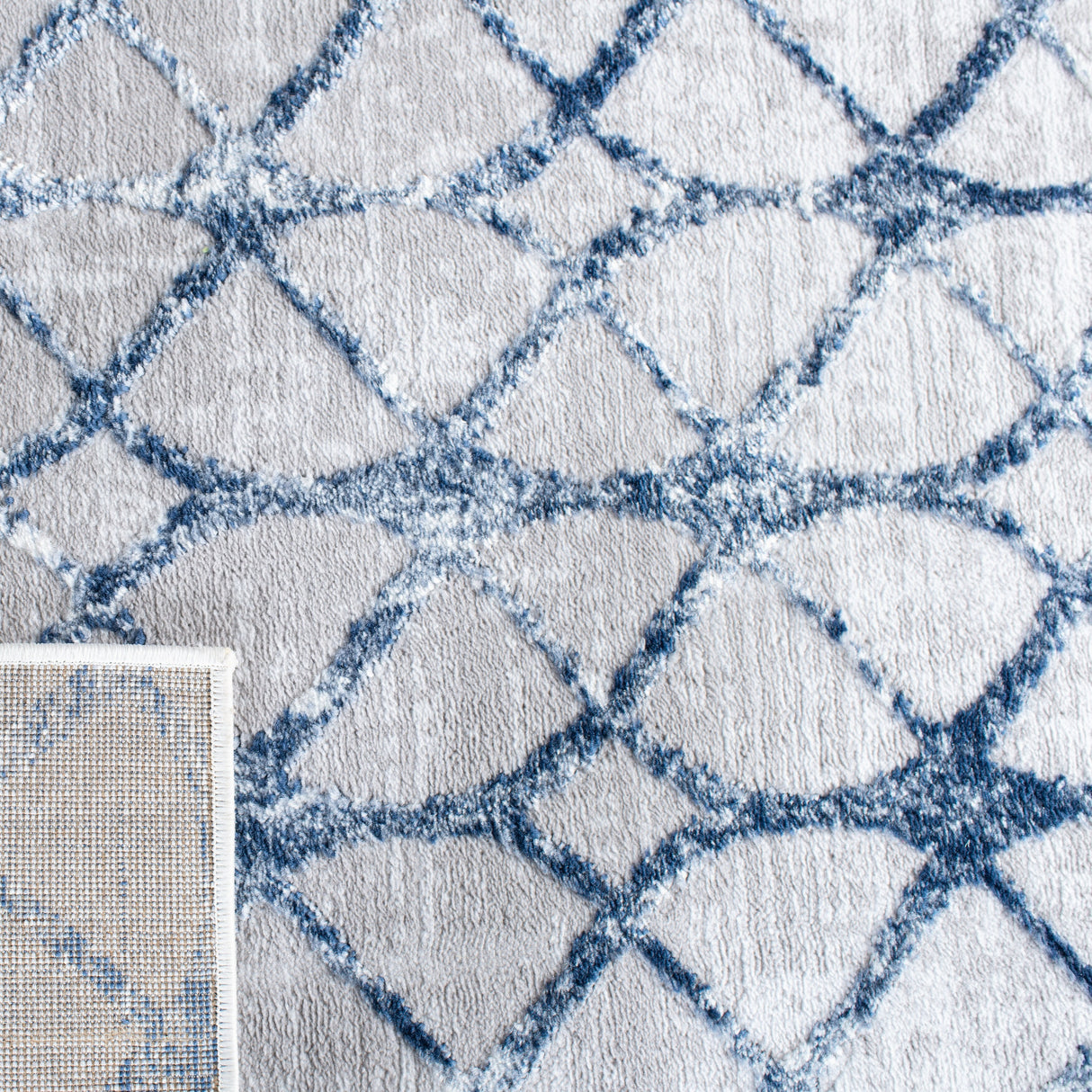 SAFAVIEH Amelia Tanasa Geometric Distressed Rug