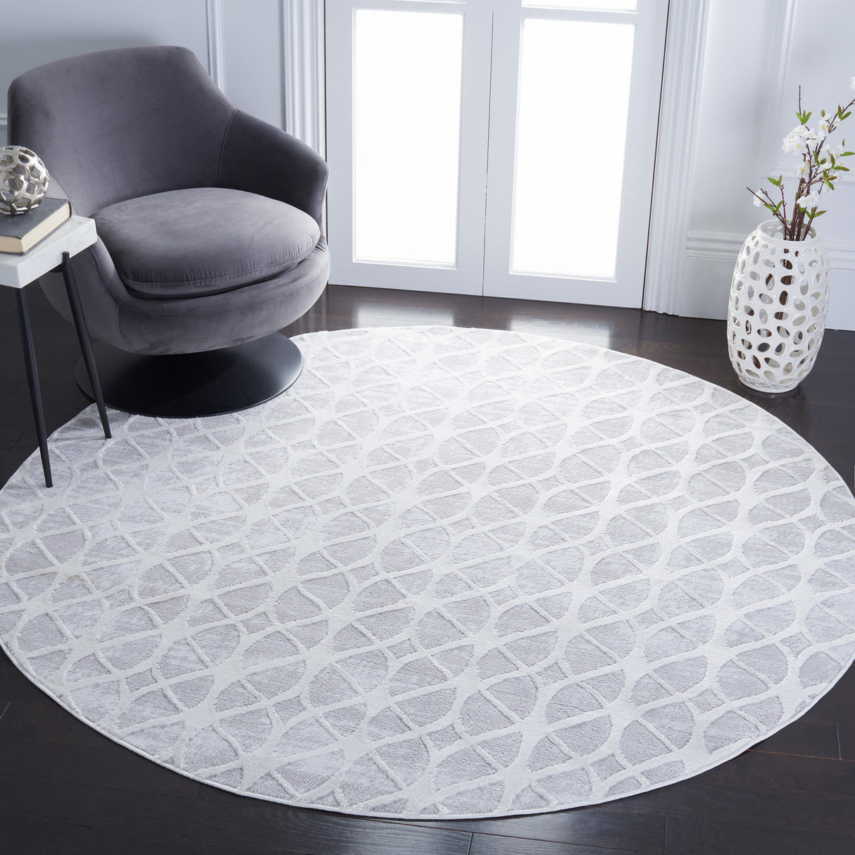 SAFAVIEH Amelia Tanasa Geometric Distressed Rug