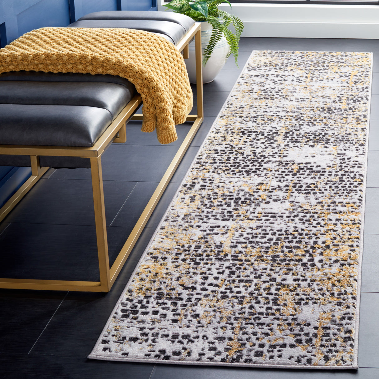 SAFAVIEH Amelia Valvi Modern Abstract Rug