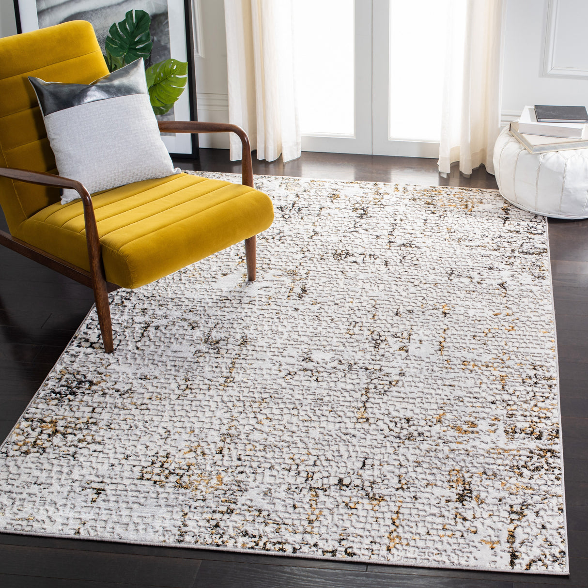 SAFAVIEH Amelia Valvi Modern Abstract Rug