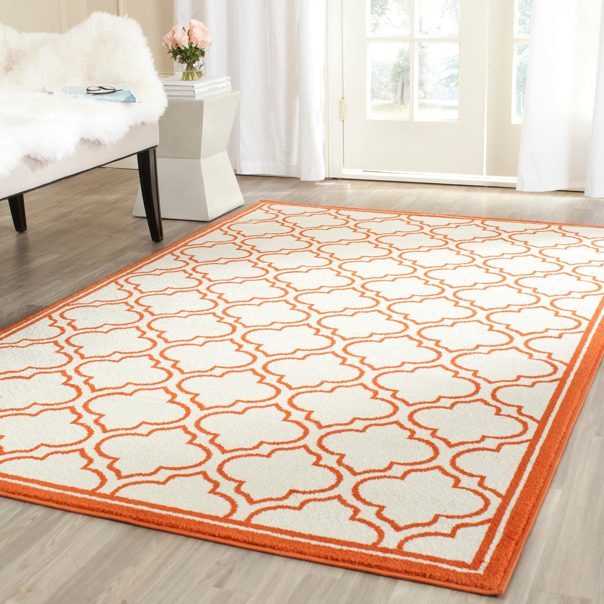 SAFAVIEH Amherst Lyda Modern Rug