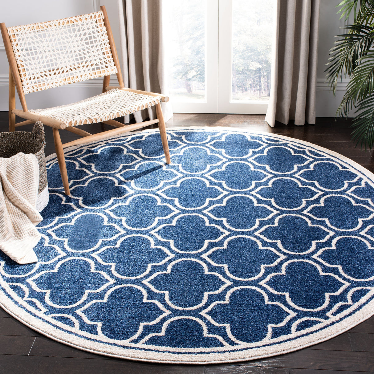 SAFAVIEH Amherst Lyda Modern Rug