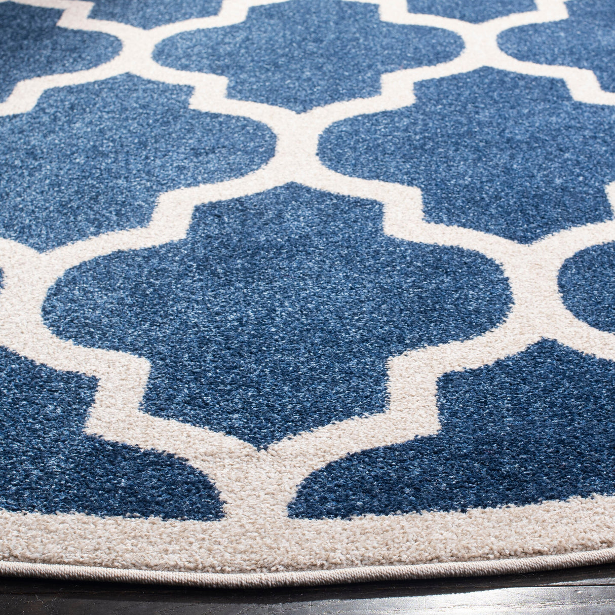 SAFAVIEH Amherst Machi Modern Rug