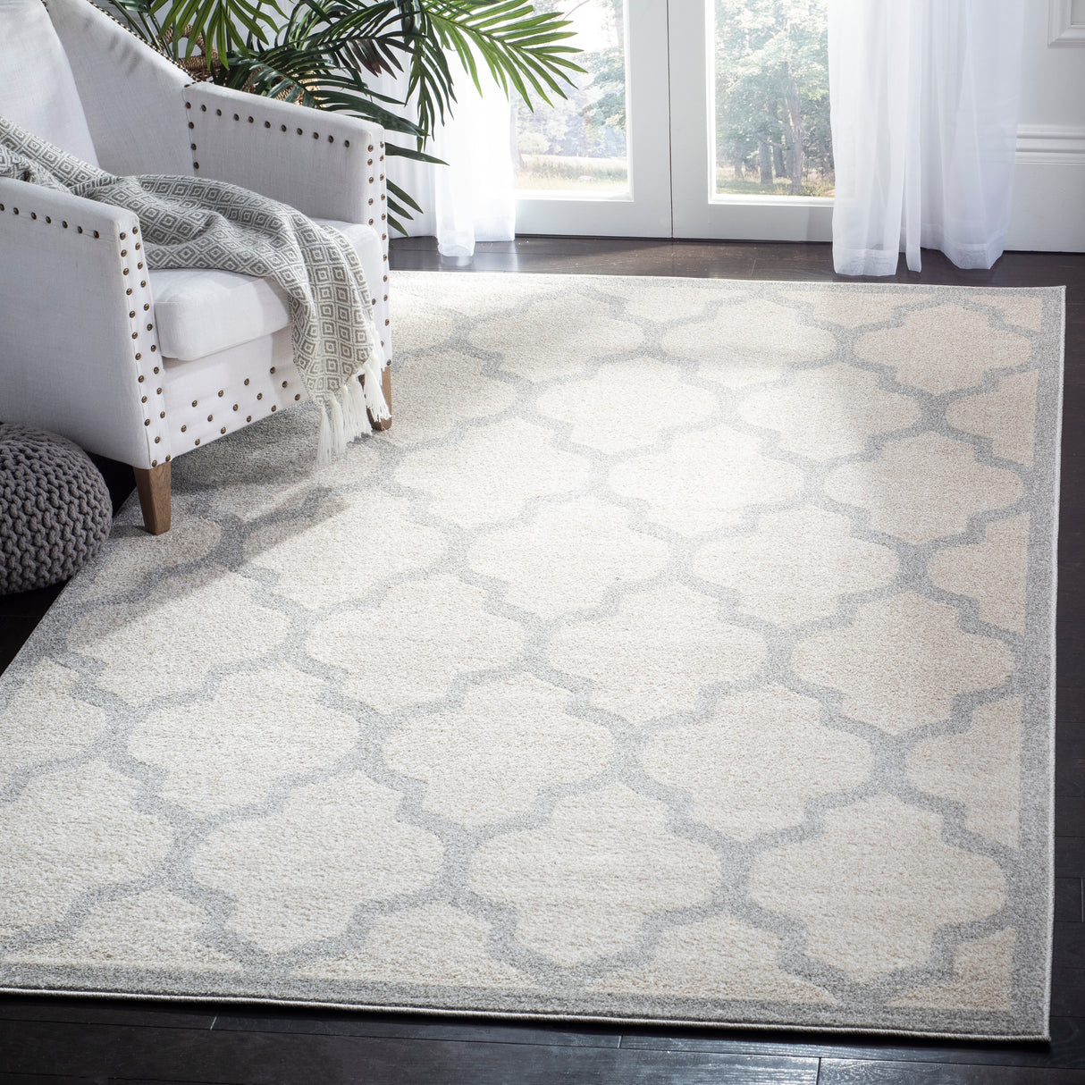 SAFAVIEH Amherst Machi Modern Rug