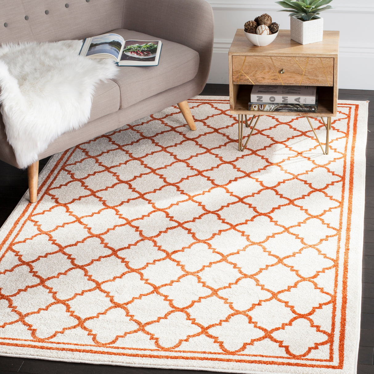 SAFAVIEH Amherst Namira Trellis Rug