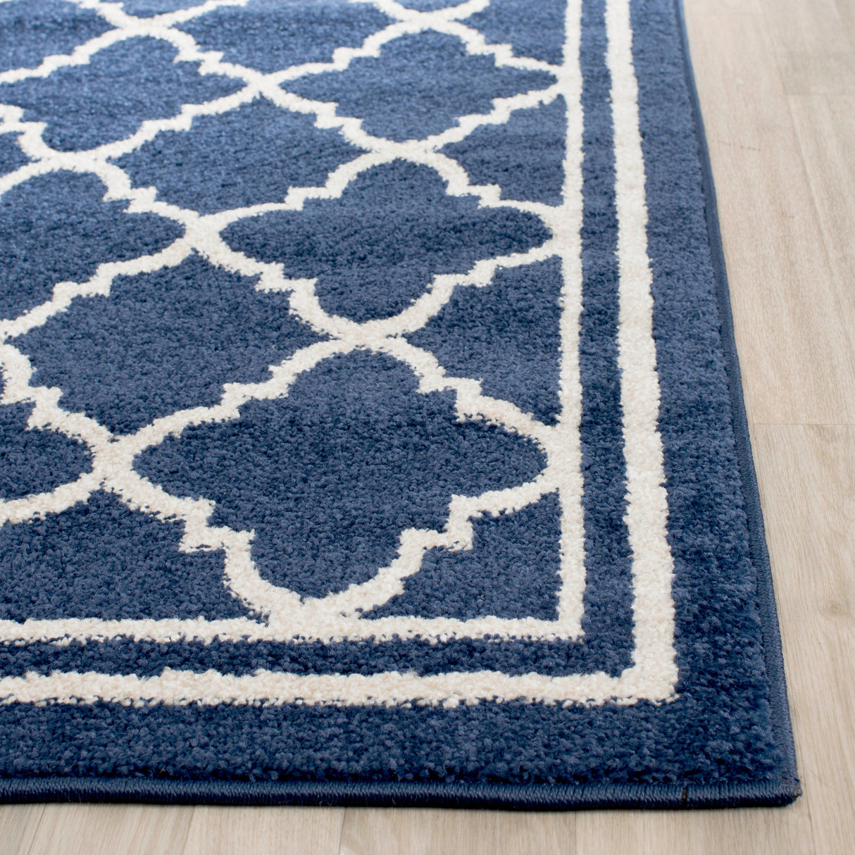 SAFAVIEH Amherst Namira Trellis Rug