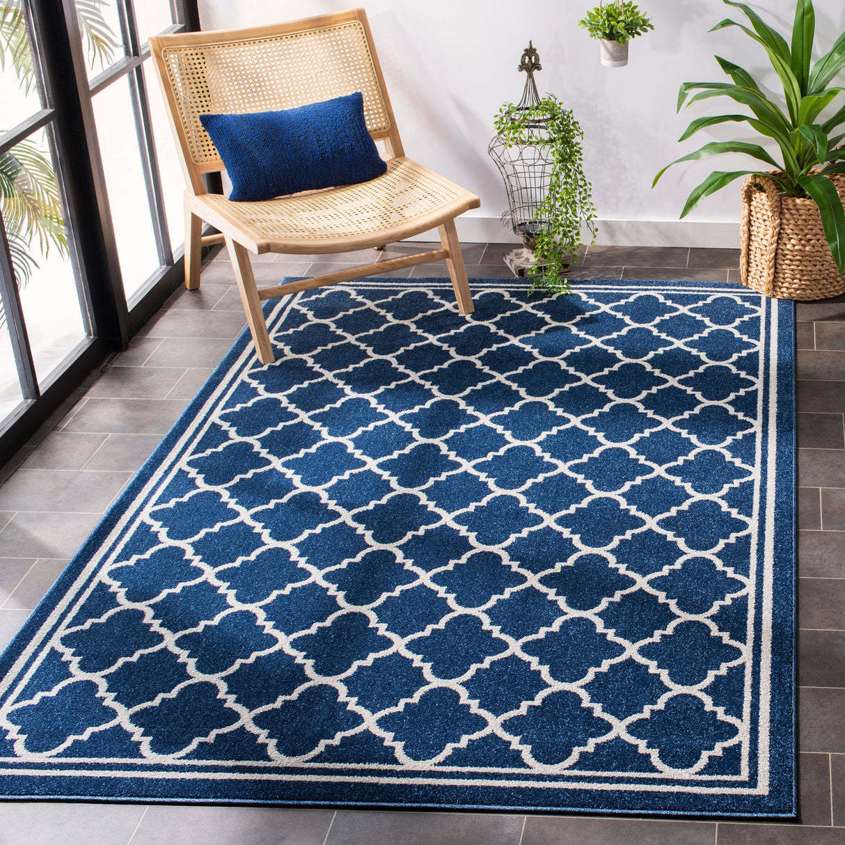 SAFAVIEH Amherst Namira Trellis Rug