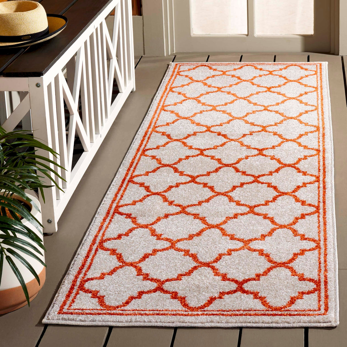 SAFAVIEH Amherst Namira Trellis Rug