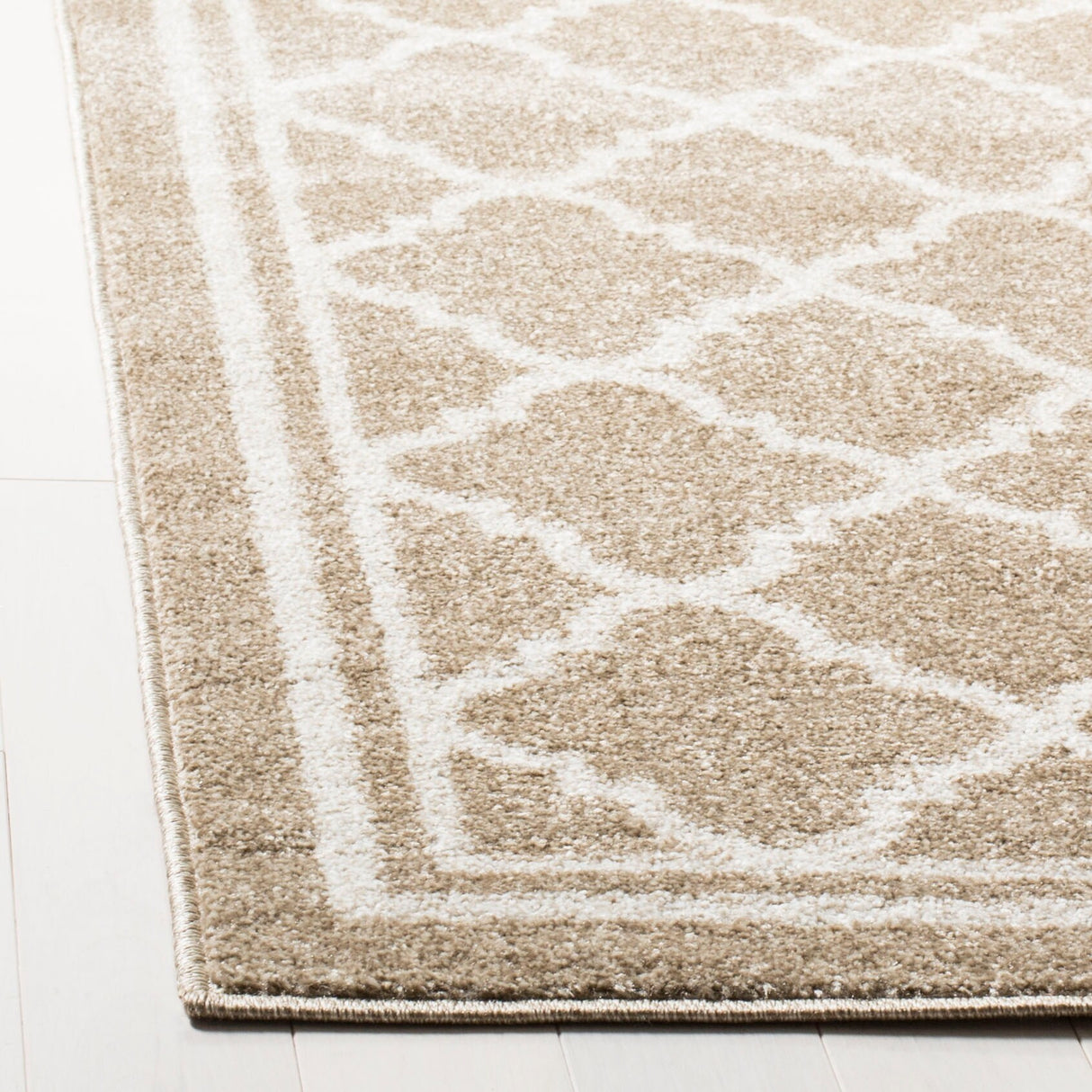 SAFAVIEH Amherst Namira Trellis Rug