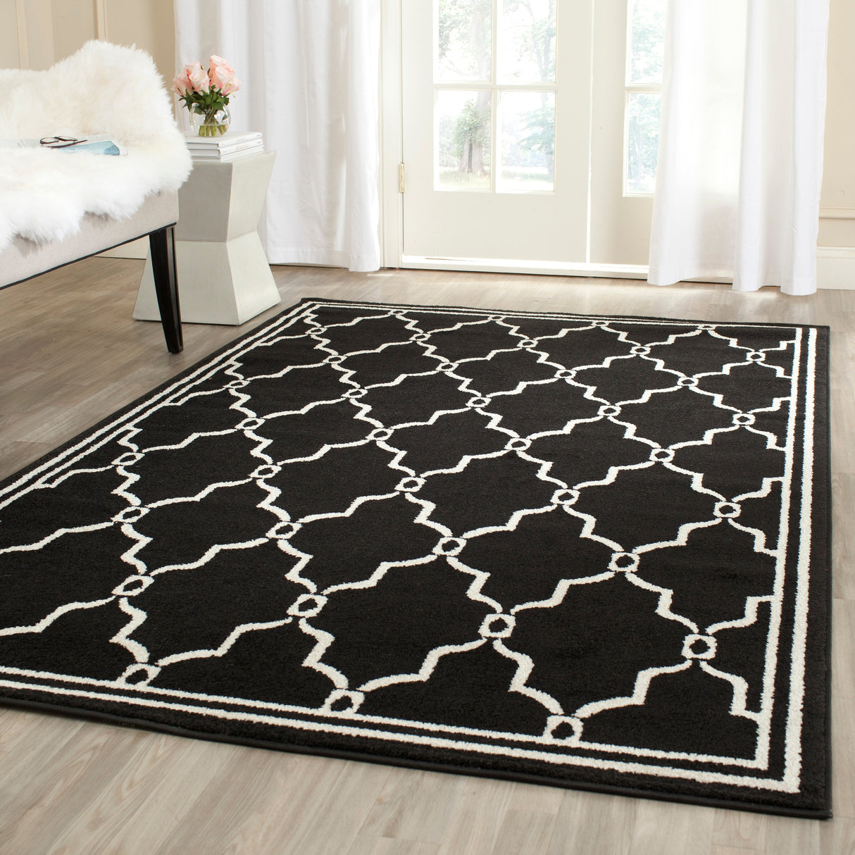 SAFAVIEH Amherst Nargis Modern Rug