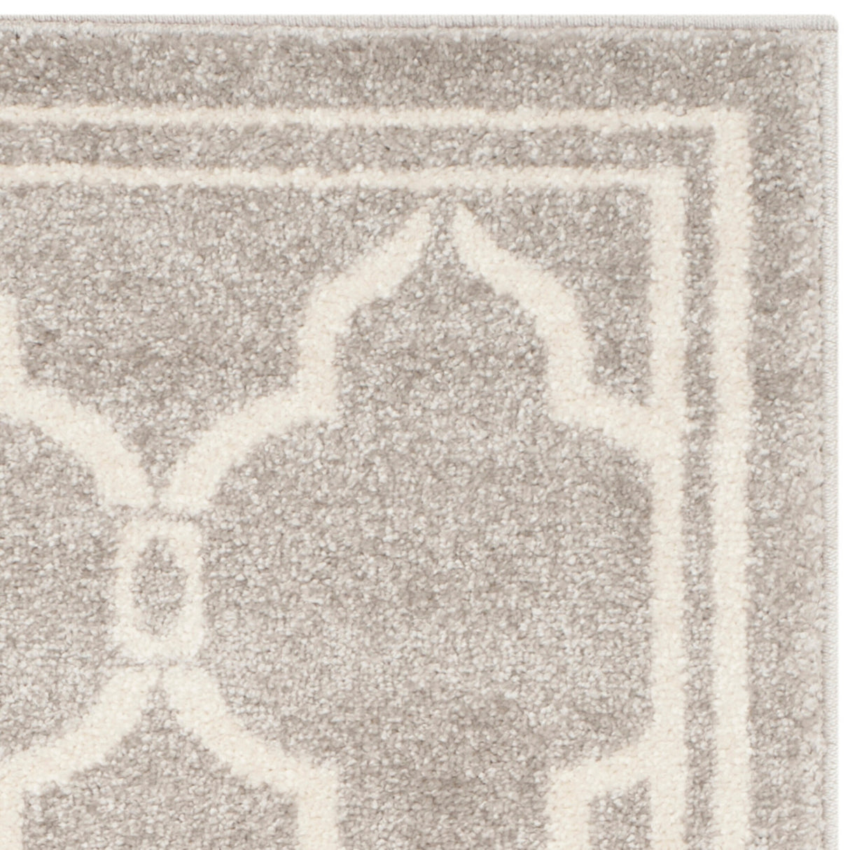 SAFAVIEH Amherst Nargis Modern Rug