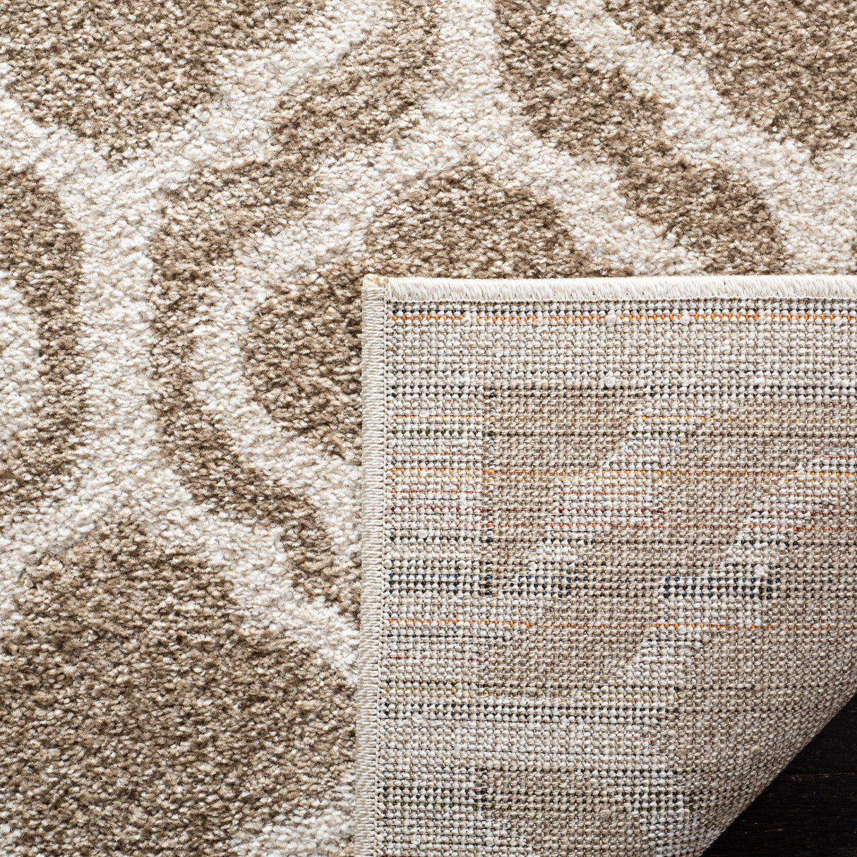 SAFAVIEH Amherst Yoshimi Modern Rug