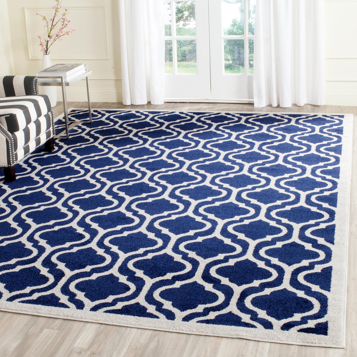 SAFAVIEH Amherst Yoshimi Modern Rug