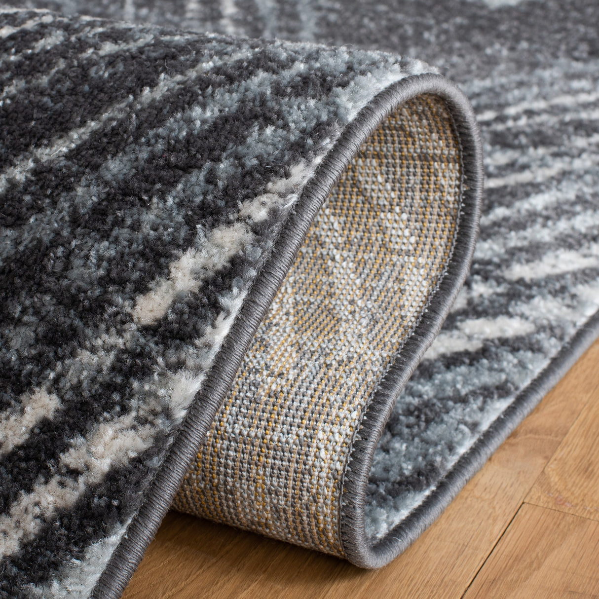 SAFAVIEH Amsterdam Gulumser Modern Rug