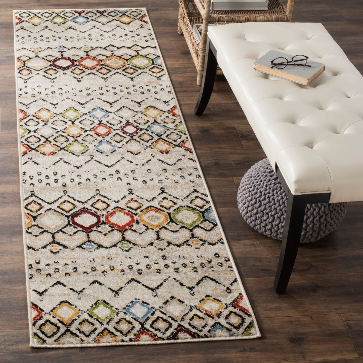 SAFAVIEH Amsterdam Iskra Moroccan Boho Rug