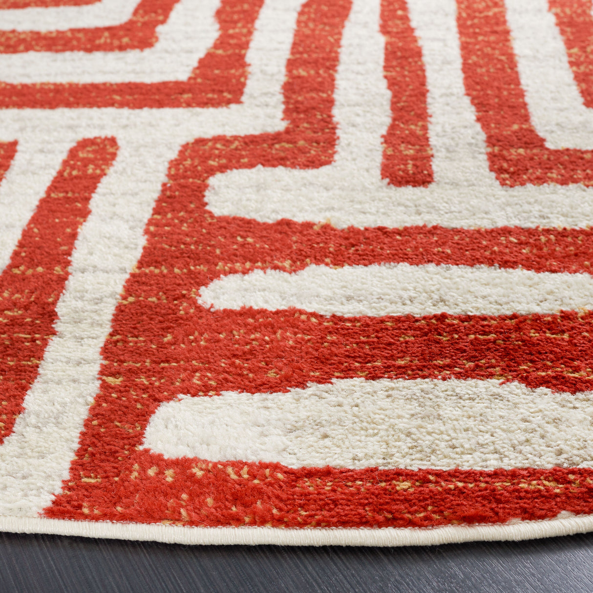 SAFAVIEH Amsterdam Majvi Modern Rug