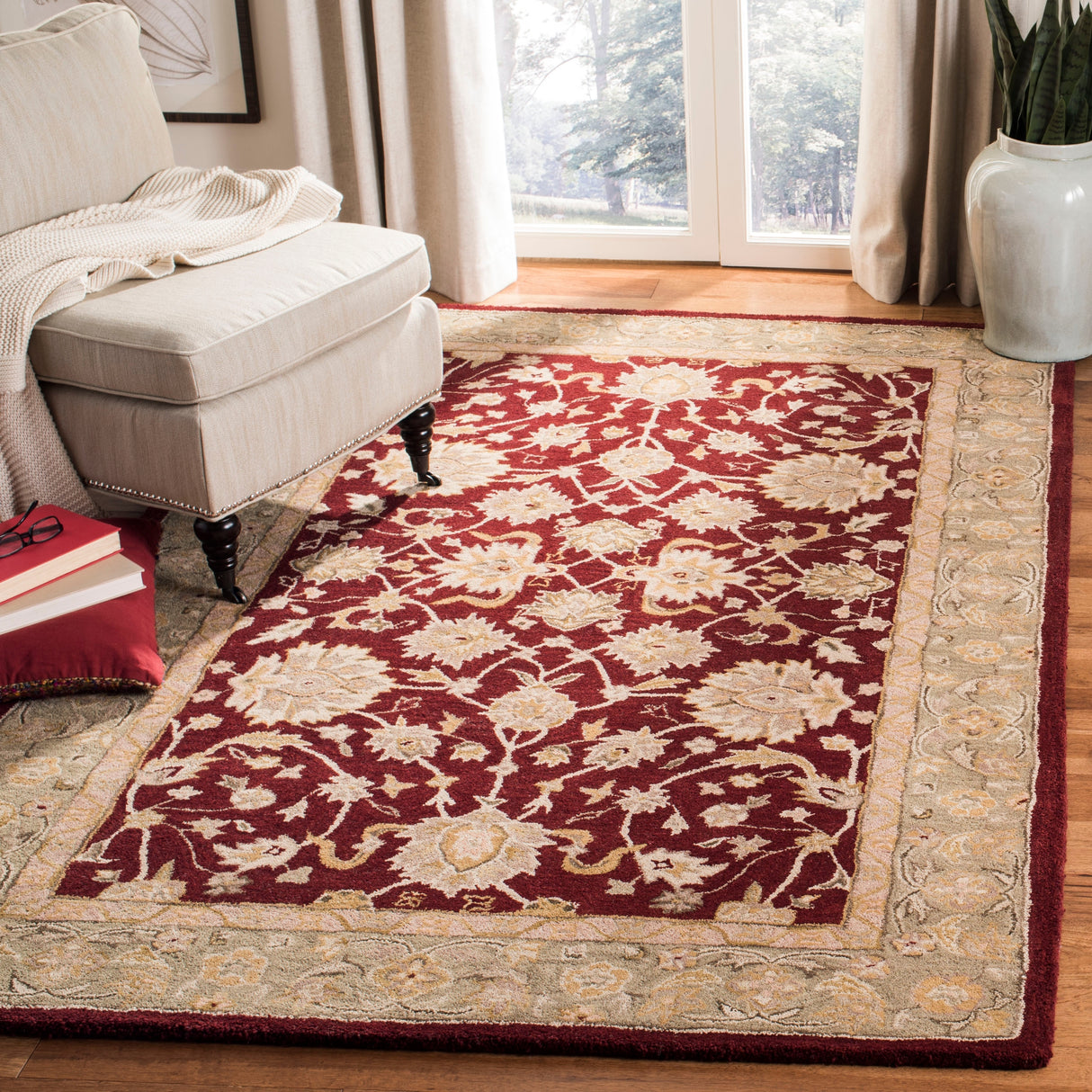 SAFAVIEH Anatolia Karanfila Traditional Oriental Hand-spun Wool Rug