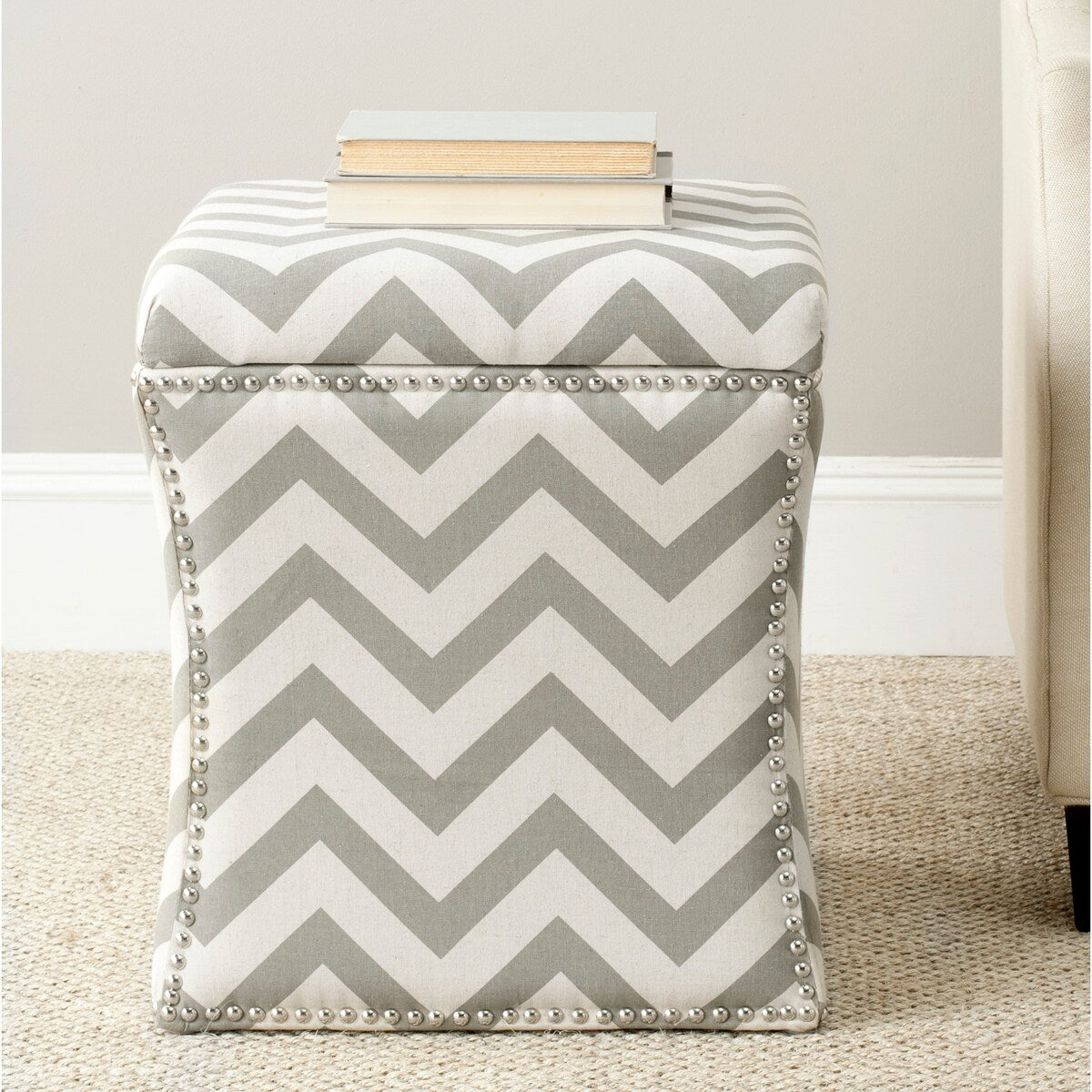 SAFAVIEH Anya Storage Zig Zag Ottoman