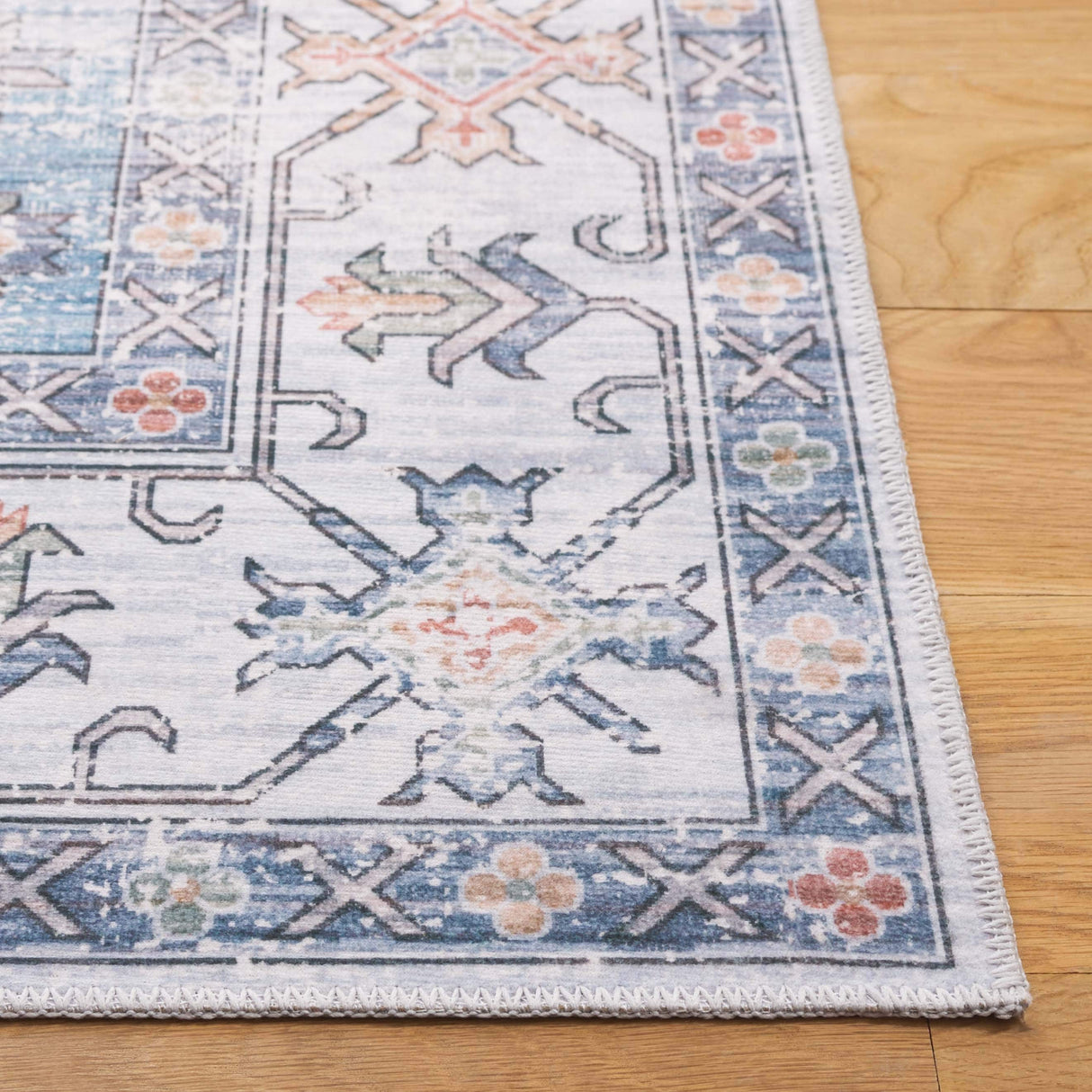 SAFAVIEH Arizona Rinalda Vintage Machine Washable Rug