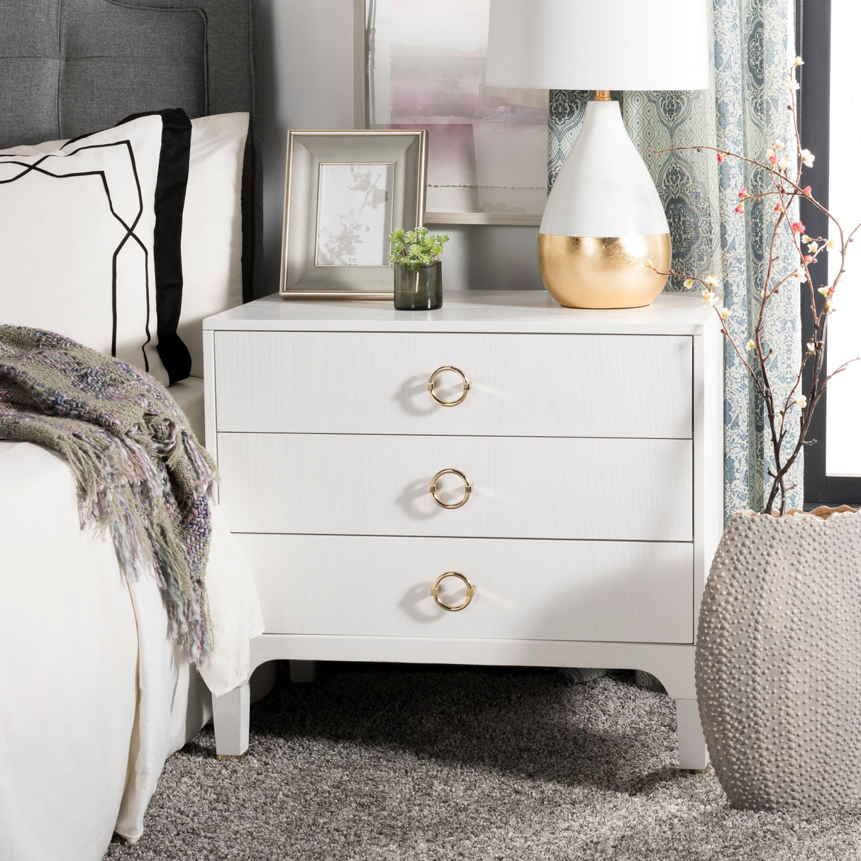 SAFAVIEH Artimiza 3-Drawer Nightstand